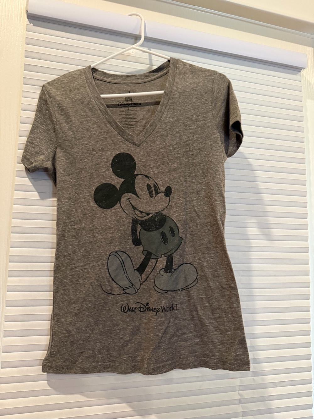 Walt Disney World Gray Mickey Mouse V-Neck Tee Womens Small